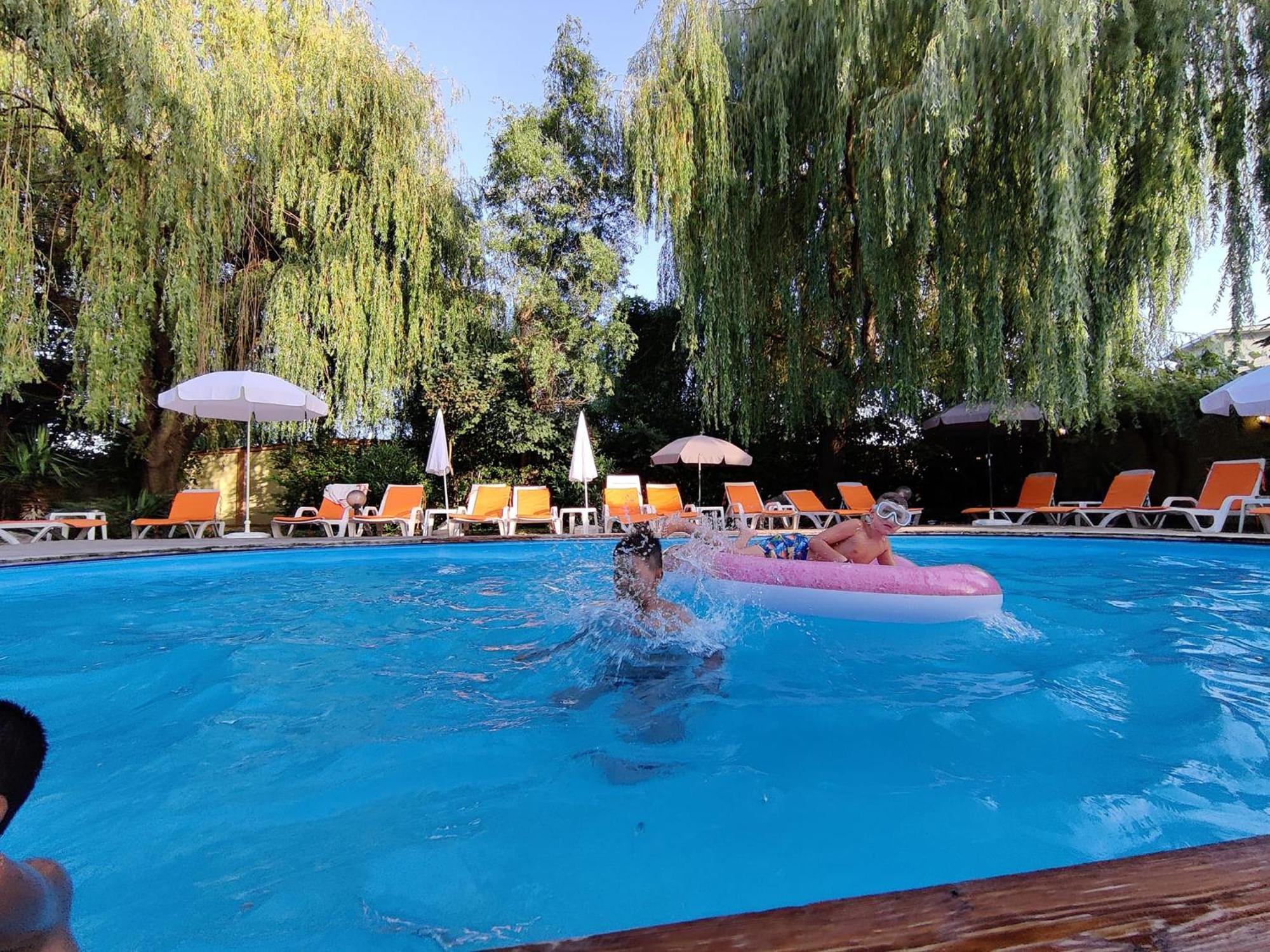Family Hotel IV Velingrad Eksteriør billede