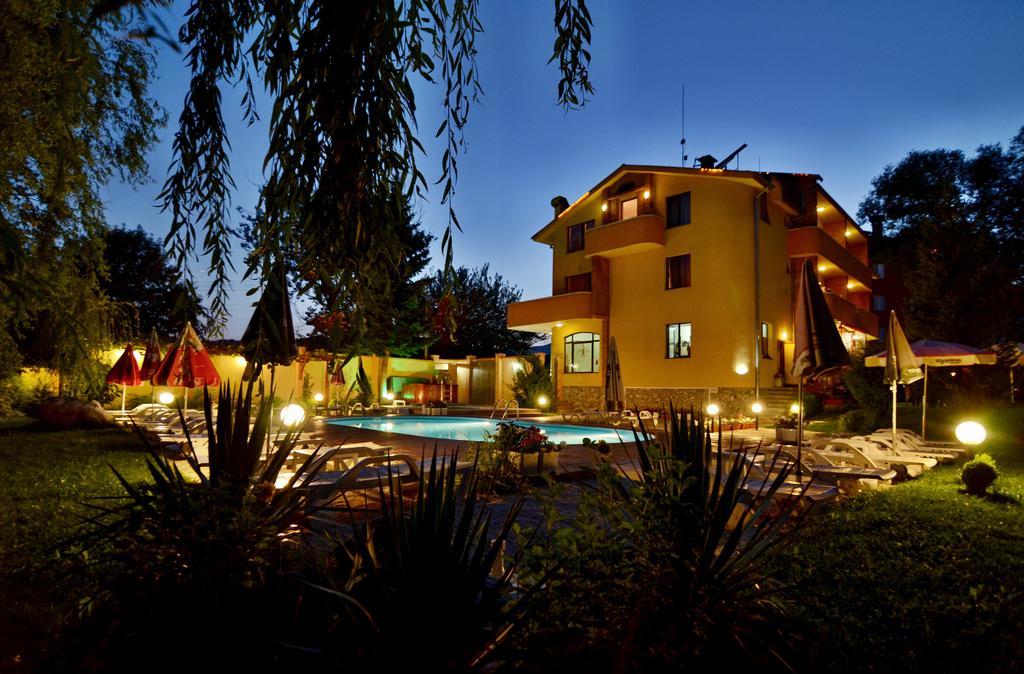 Family Hotel IV Velingrad Eksteriør billede
