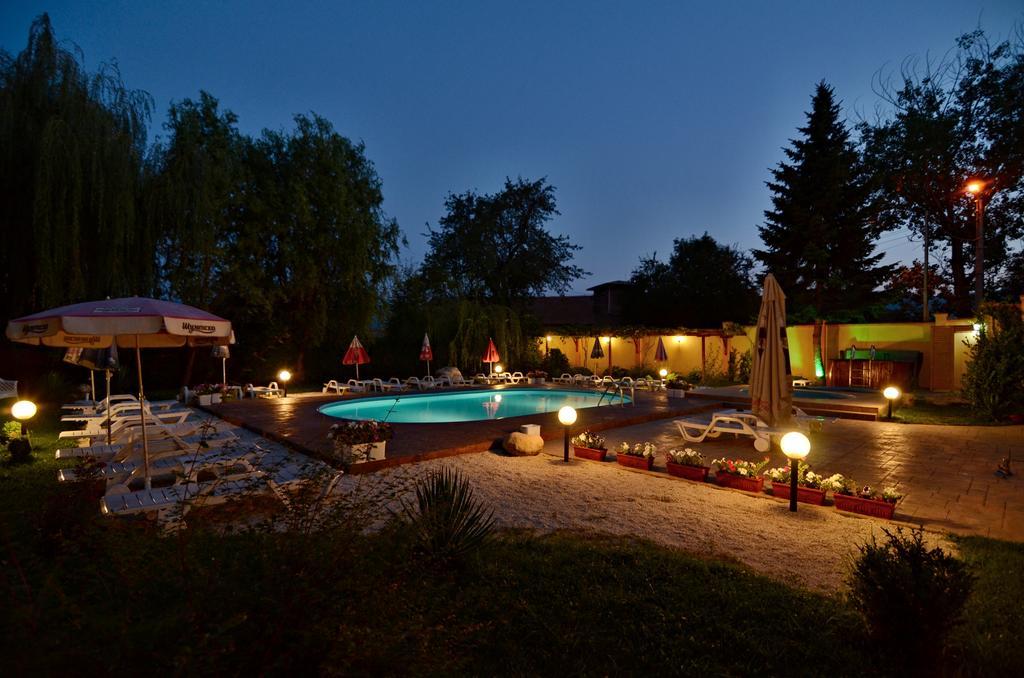 Family Hotel IV Velingrad Eksteriør billede
