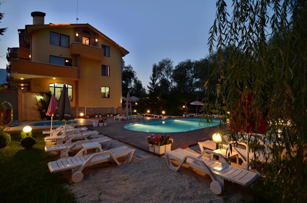 Family Hotel IV Velingrad Eksteriør billede